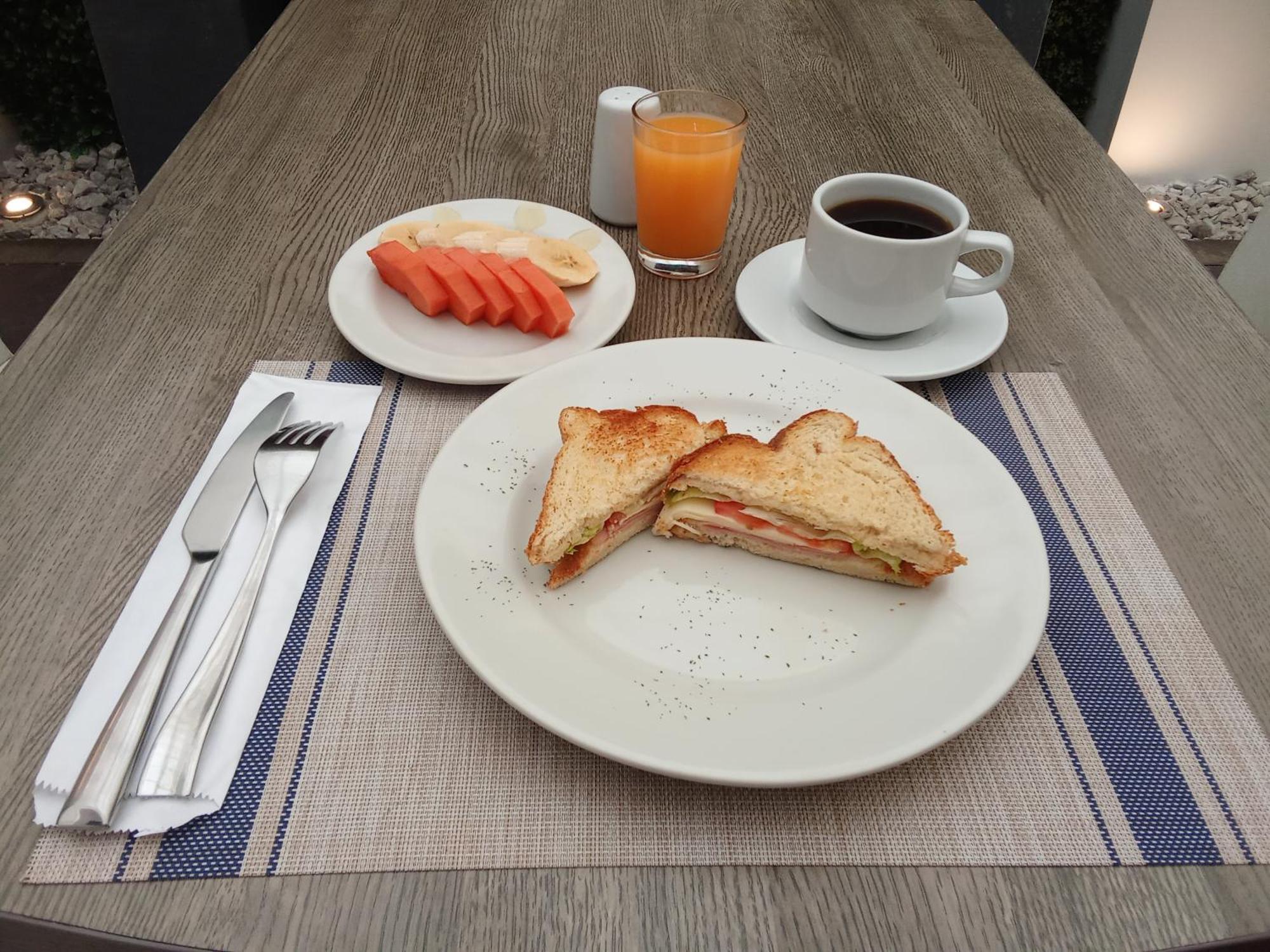 Hotel Regine'S Manizales Bagian luar foto